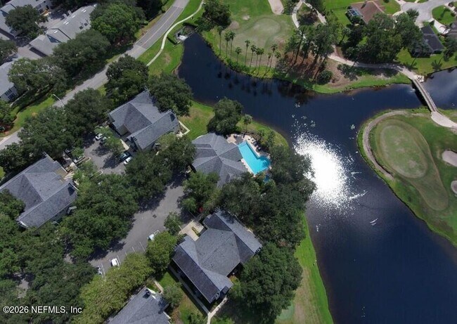 Building Photo - 13700 Richmond Park Dr N