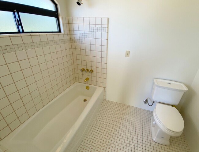 Building Photo - HOUSE - WEST SEDONA - GATED COMMUNITY