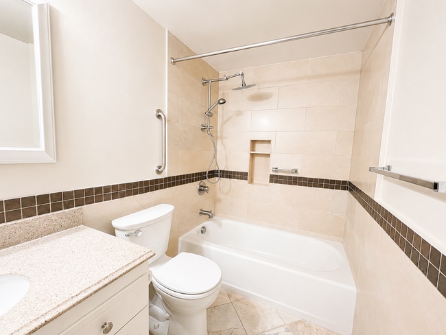 Building Photo - Live Next to Washington Park! Spacious 2-Bedroom Condo with Pool!