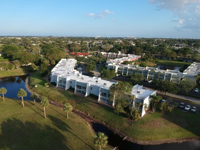 Building Photo - 2600 Fiore Way