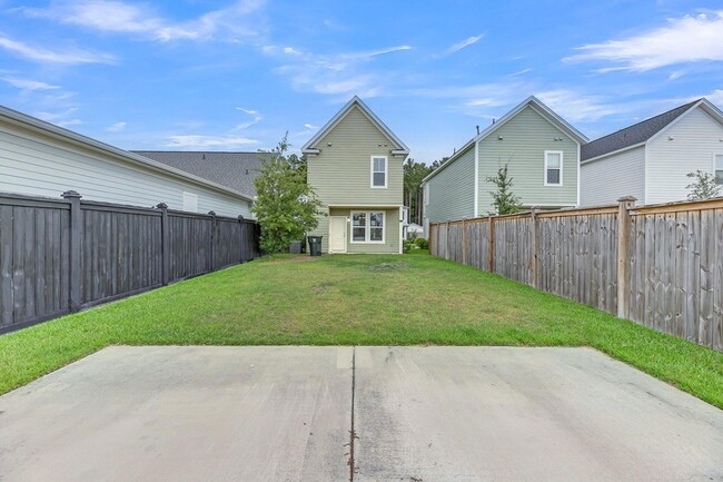 Building Photo - 146 Winding Branch Dr