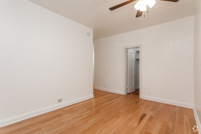 Building Photo - Gold Coast