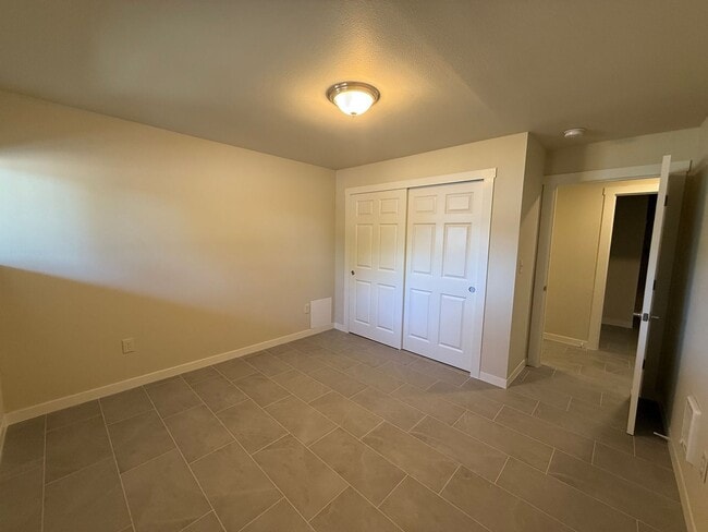 Building Photo - Welcome to your new lake front home in Oly...