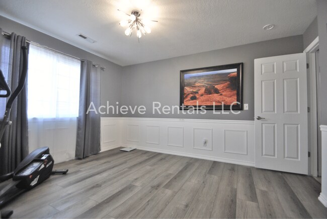 Building Photo - 2297 770 W