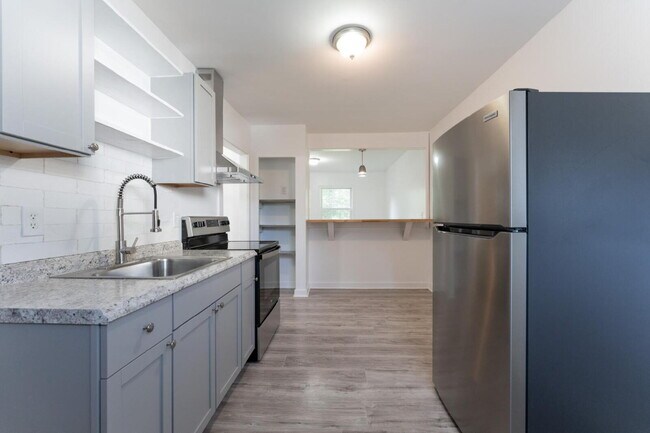 Building Photo - Update 2 Bed 1 Bath in The Nations