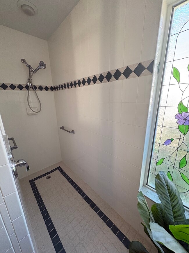 Building Photo - 5095 China Sea Dr