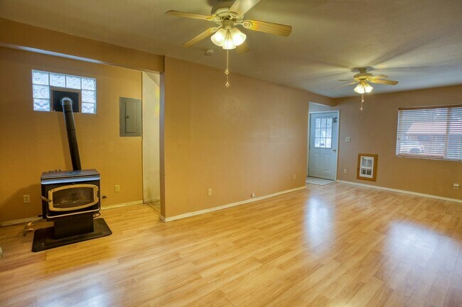 Building Photo - 2073 Thousand Pines Dr