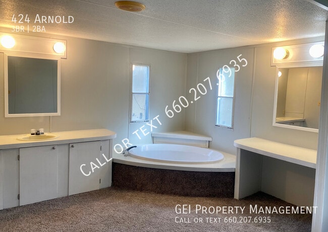 Building Photo - 424 Arnold-