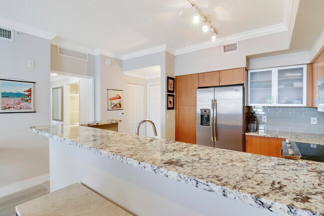 Building Photo - 804 E Windward Way