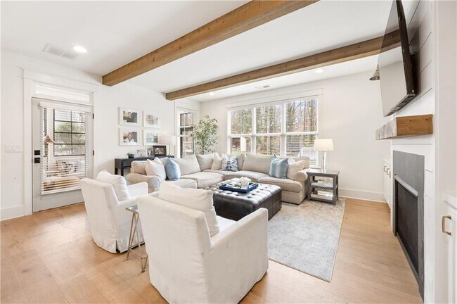 Building Photo - 5638 Glenrich Dr