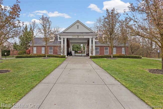 Building Photo - 23102 Alexa Dr