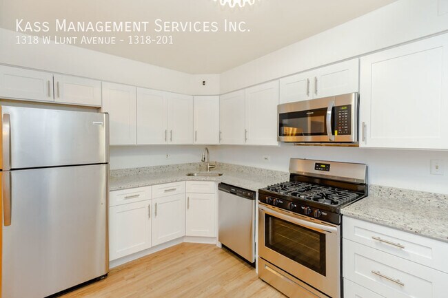 Primary Photo - 1318 W Lunt Ave