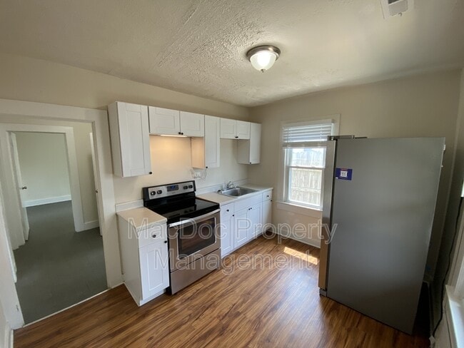 Building Photo - 318 3rd St