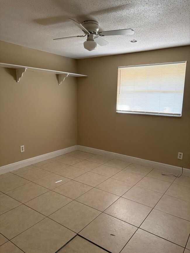 Building Photo - 3/2 on Corner lot in Altamonte Springs Available Now!