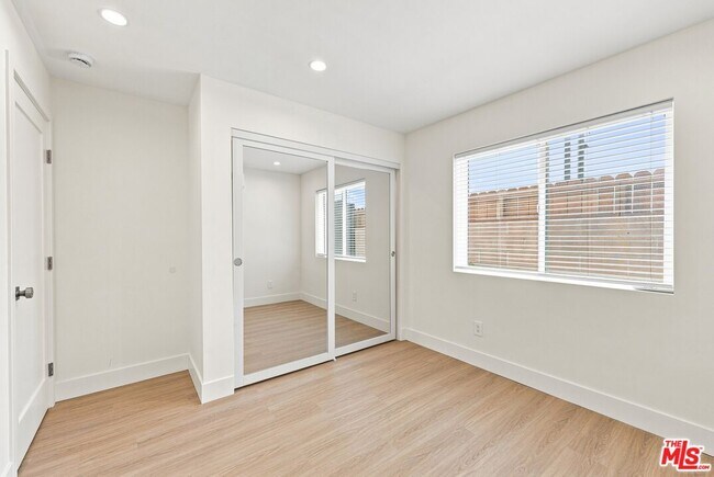 Building Photo - 20212 W Gault St