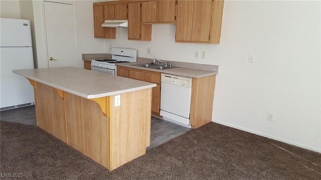Building Photo - 5228 Shasta Daisy St