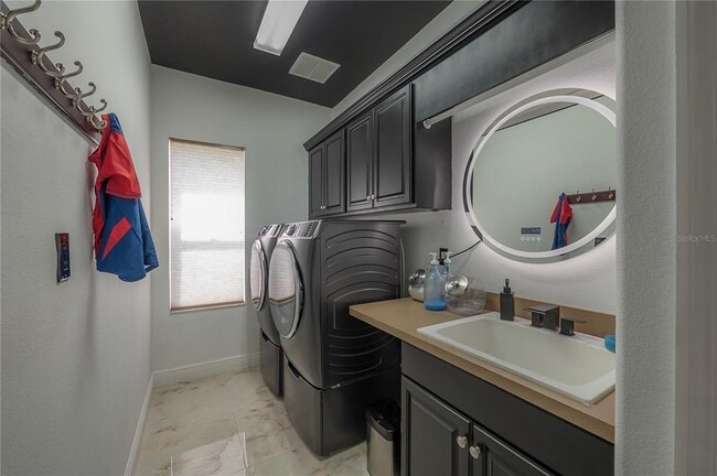 Building Photo - 27528 Water Ash Dr