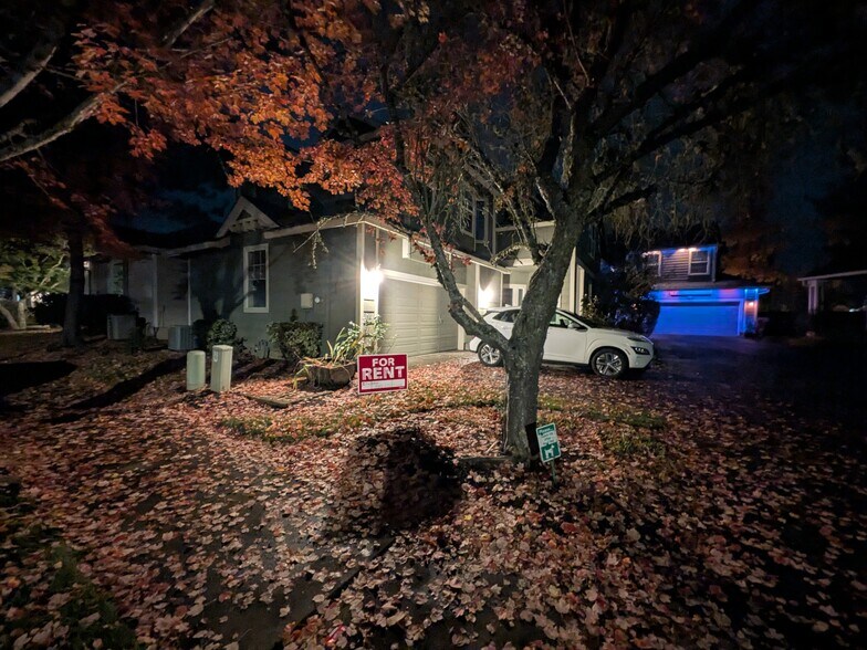 Building Photo - 2407 NE Mocha Way