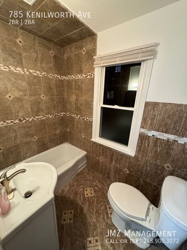 Building Photo - 785 Kenilworth Ave