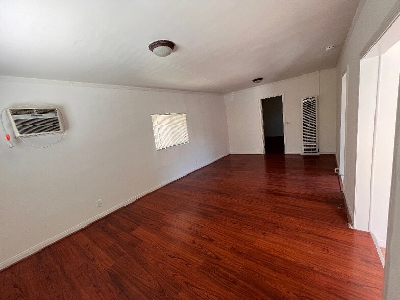 Building Photo - 158 S Bonnie Ave