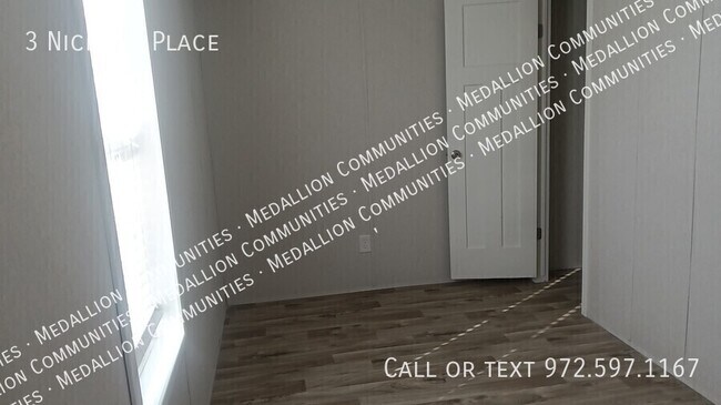 Building Photo - 3 Nichols Pl