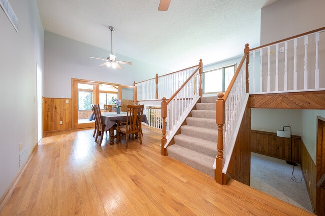 Building Photo - 17420 Barrington Ct