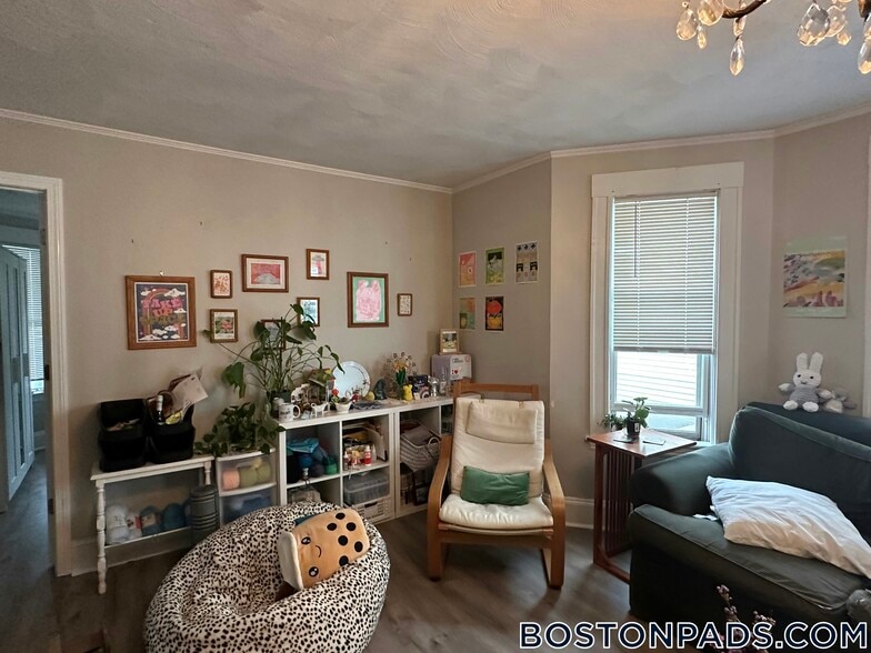 Primary Photo - 11 Bowdoin St