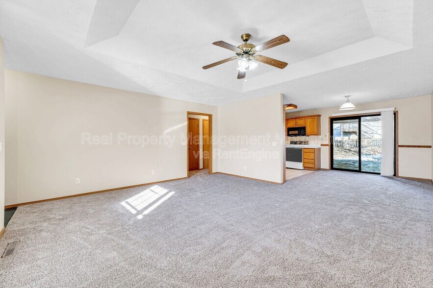 Building Photo - 3348 S Doris Ct