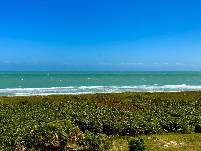 Building Photo - 3200 N Hwy A1A