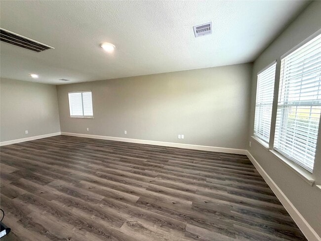 Building Photo - 10667 Cobblecreek Way