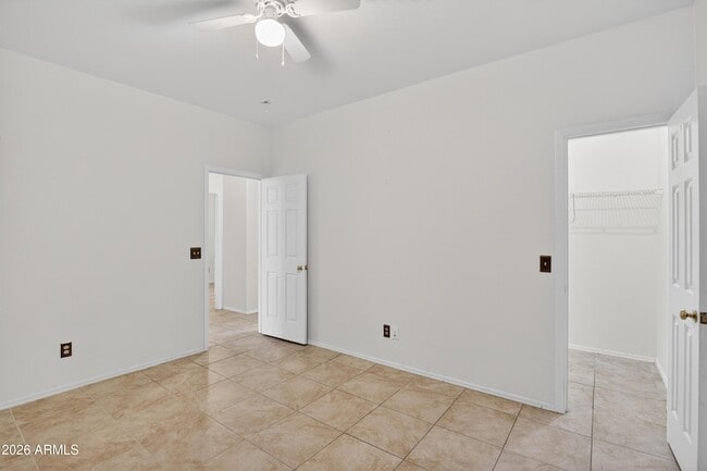 Building Photo - 1476 E Avenida Grande