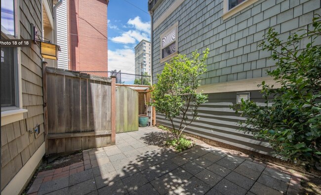 Building Photo - 1731-1713 13th Ave S