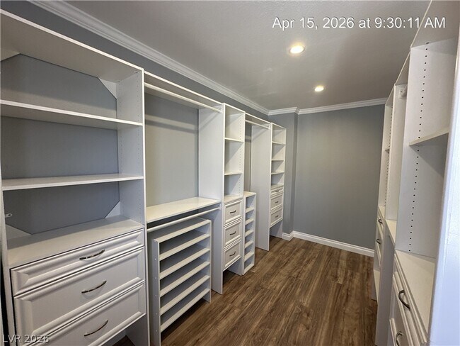 Building Photo - 8848 Hampton Green Ave