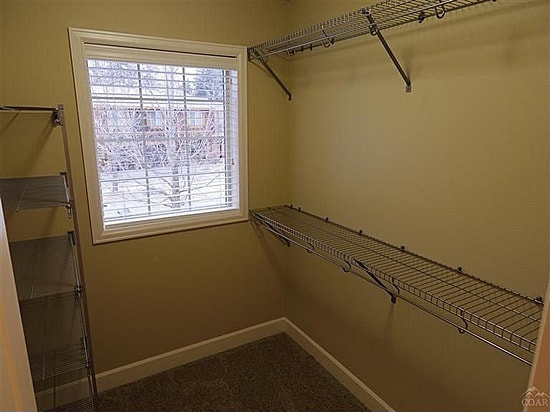 Building Photo - Spacious Northwest Townhome, 3 Bdrms, 2.5 ...