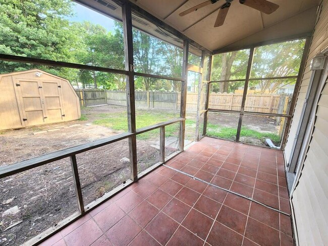 Building Photo - 125 Horse Run Dr