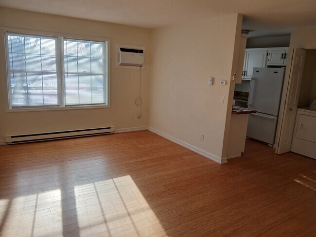 Building Photo - 126 Urbandale Pkwy