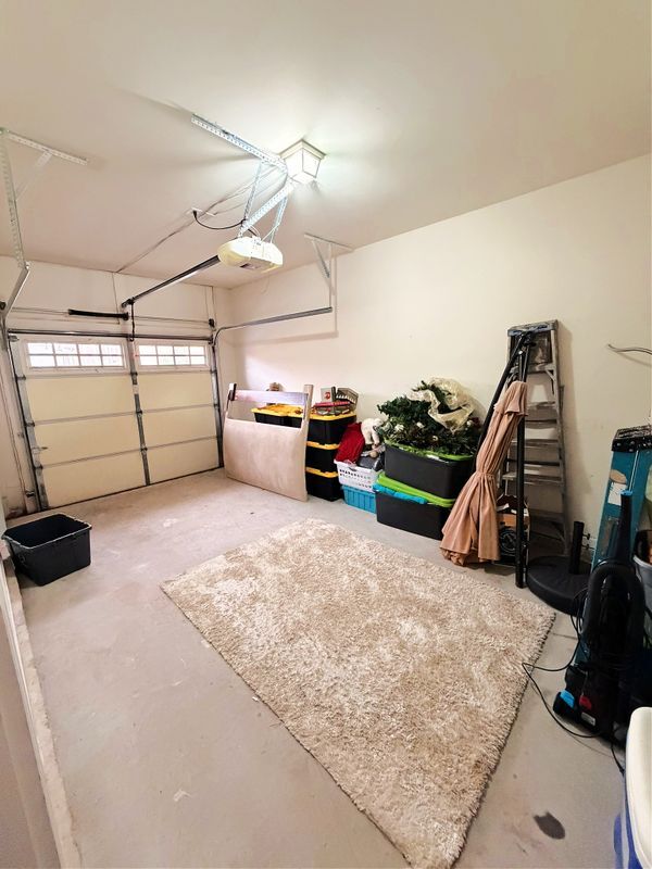 Building Photo - 2708 Beynon Ln NE