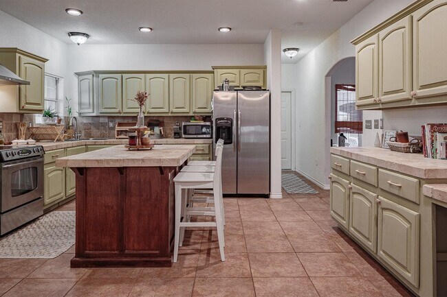 Building Photo - 121 La Paloma Dr