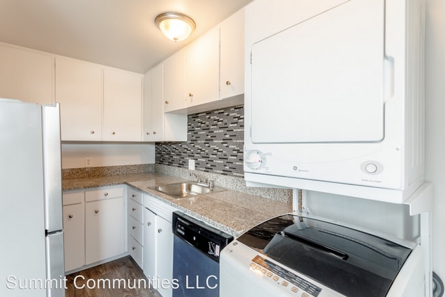 Building Photo - 2 br, 1.5 bath Apartment - 506 16th St