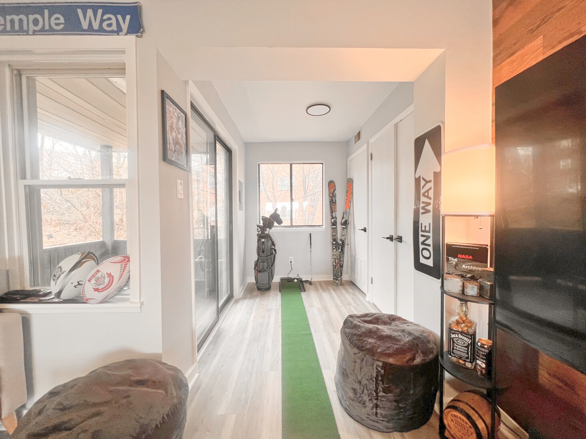 Building Photo - 5737 Hobart St