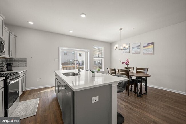 Building Photo - 434 Herringbone Wy