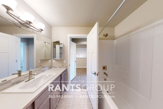 Building Photo - Steilacoom Ridge! Easy I5 Access!