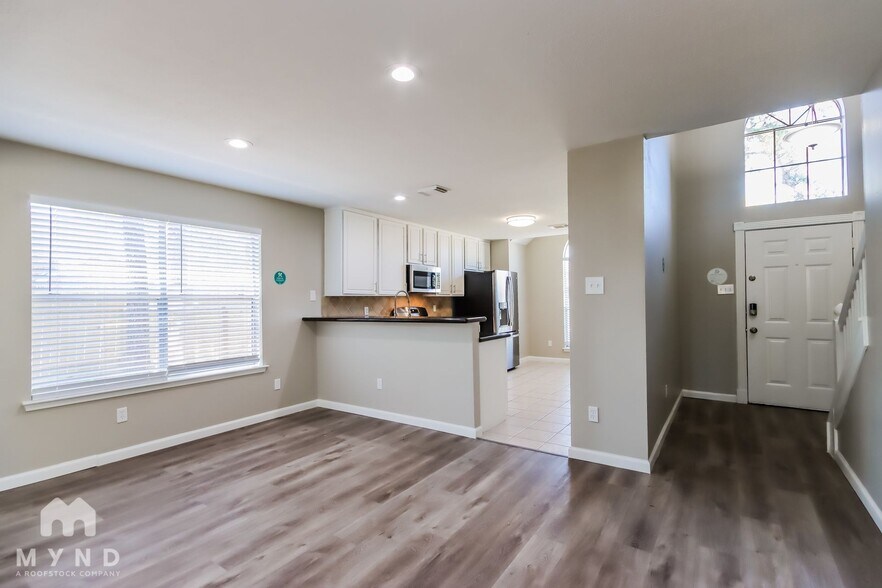 Building Photo - 7606 Bronze Trail Dr