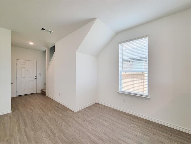 Building Photo - 166 Longhorn Run Dr