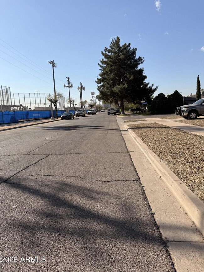 Building Photo - 2708 N Dayton St