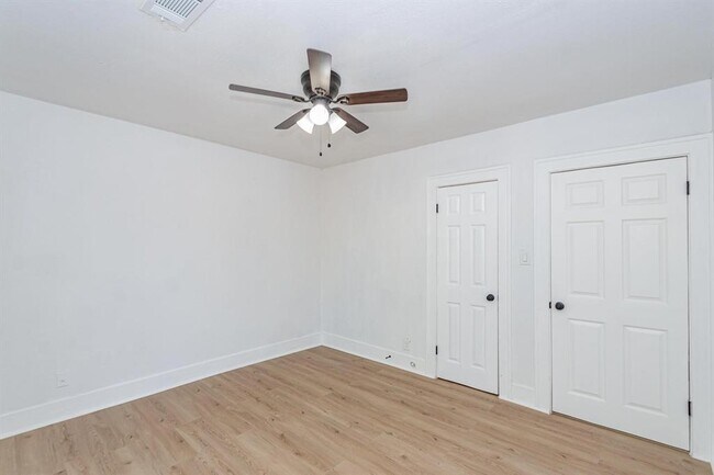 Building Photo - 502 N Jones St