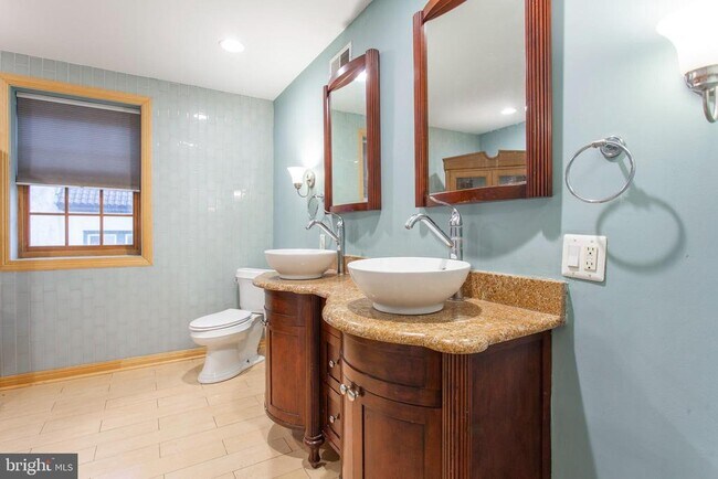 Building Photo - 4436 Sansom St