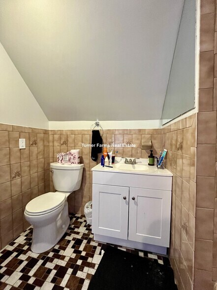 Building Photo - 43 Martin St