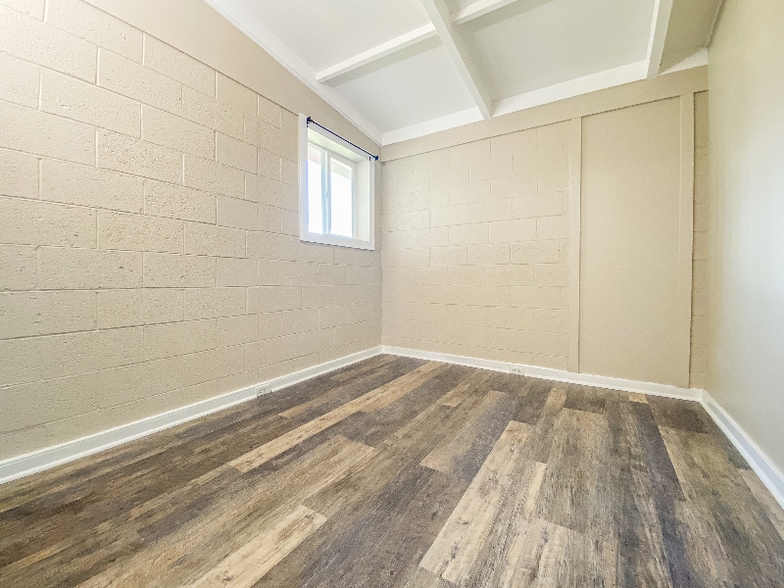 Building Photo - 385 Kahoolawe St