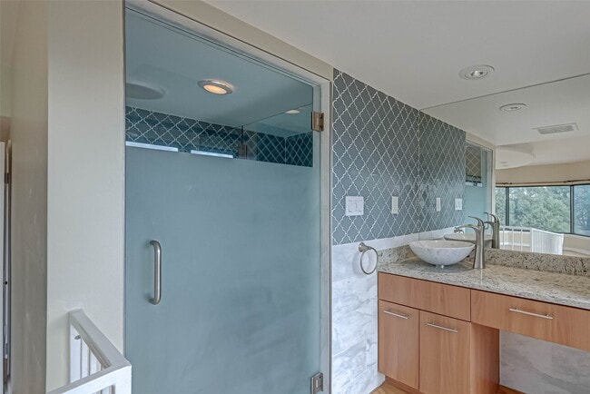 Building Photo - 2001 Holcombe Blvd